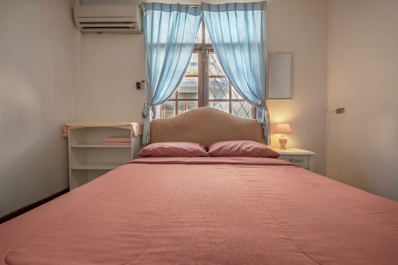 Sira'S House Hotel Bangkok Exterior photo